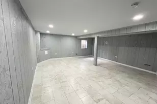 28 Chaucer Ln, Streamwood, IL 60107 - Photo 6