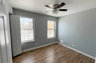 28 Chaucer Ln, Streamwood, IL 60107 - Photo 8