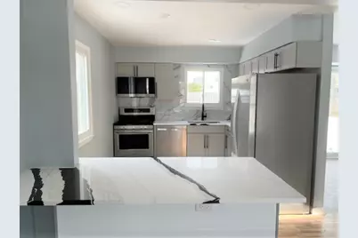 28 Chaucer Lane, Streamwood, IL 60107 - Photo 2