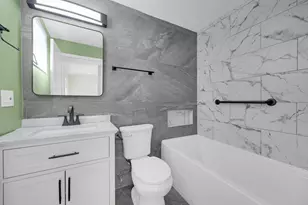 629 E 154th St, Phoenix, IL 60426 - Photo 12