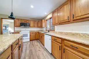 9345 N Oakleaf Ct, Byron, IL 61010 - Photo 14