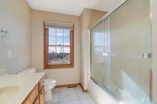 9345 N Oakleaf Ct, Byron, IL 61010 - Photo 40