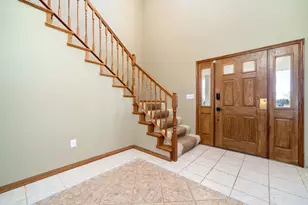 9345 N Oakleaf Ct, Byron, IL 61010 - Photo 4