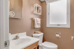 3849 Grace Ln, Glenview, IL 60025 - Photo 10