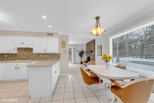 3849 Grace Ln, Glenview, IL 60025 - Photo 18