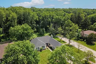 3849 Grace Ln, Glenview, IL 60025 - Photo 2