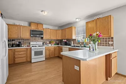 4447 W Lawn Avenue, Waukegan, IL 60085 - Photo 4