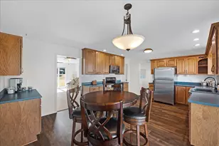 19066 Woodland Tr, Bloomington, IL 61705 - Photo 16