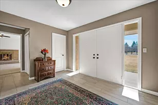 19066 Woodland Tr, Bloomington, IL 61705 - Photo 6