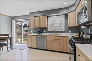 3505 W Beach Dr, McHenry, IL 60050 - Photo 6