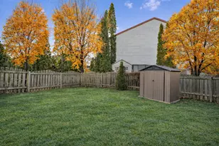 1215 Robin Dr, Carol Stream, IL 60188 - Photo 24