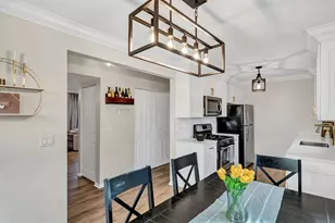 1215 Robin Dr, Carol Stream, IL 60188 - Photo 6