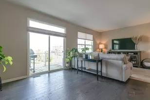 543 Cimmaron Cir, Crystal Lake, IL 60012 - Photo 10