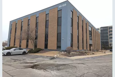 10700 W Higgins Road #340, Rosemont, IL 60018 - Photo 1