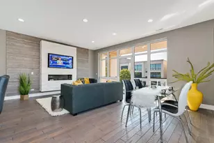 2444 W Irving Park Rd, Chicago, IL 60618 - Photo 10