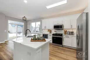 733 S Mecosta Ln, Romeoville, IL 60446 - Photo 2
