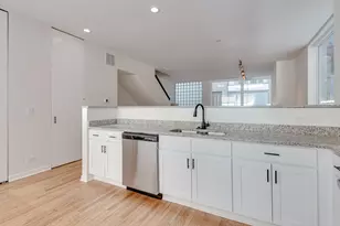 680 N Peoria St, Chicago, IL 60642 - Photo 14