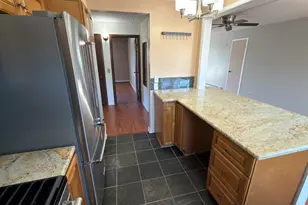 999 S Euclid Ave, Elmhurst, IL 60126 - Photo 16