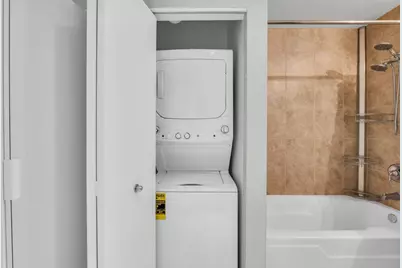 100 E 14th Street #2608, Chicago, IL 60605 - Photo 18