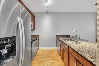 100 E 14th Street #2608, Chicago, IL 60605 - Photo 12