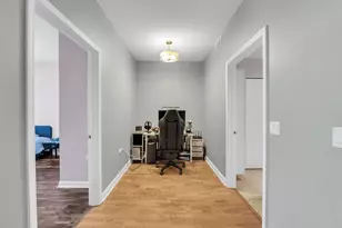 100 E 14th St, Chicago, IL 60605 - Photo 14