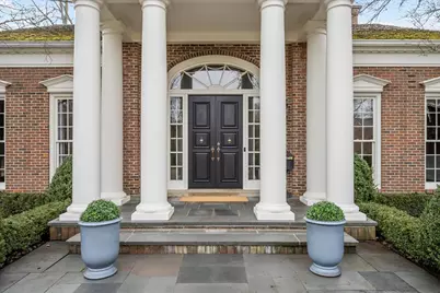 675 E Woodland Road, Lake Forest, IL 60045 - Photo 2