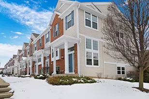 3210 Neubauer Circle, Lindenhurst, IL 60046 - Photo 2