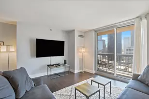 [Address not provided], Chicago, IL 60654 - Photo 4