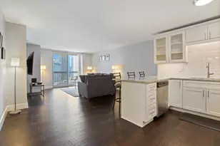 [Address not provided], Chicago, IL 60654 - Photo 6