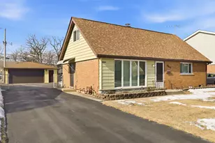 8808 Cranbrook Ln, Bridgeview, IL 60455 - Photo 1