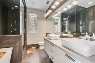 933 W George St, Chicago, IL 60657 - Photo 4
