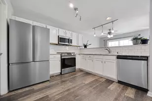 3165 Shenandoah Ln, Woodstock, IL 60098 - Photo 2