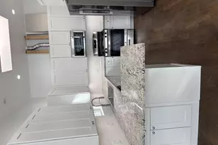 839 N Winchester Ave, Chicago, IL 60622 - Photo 2