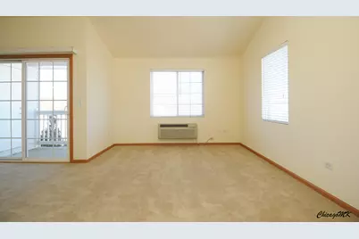 917 Silverstone Drive #917, Carpentersville, IL 60110 - Photo 2