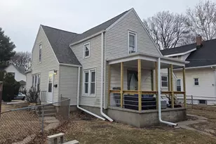 802 E 5th St, Sterling, IL 61081 - Photo 2