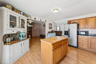 416 Concord Dr, Streamwood, IL 60107 - Photo 8