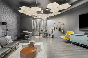 211 N Harbor Dr, Chicago, IL 60601 - Photo 24