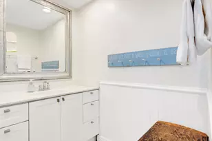 254 Coe Rd, Clarendon Hills, IL 60514 - Photo 14