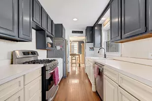 254 Coe Rd, Clarendon Hills, IL 60514 - Photo 6