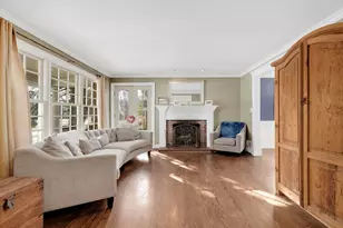 254 Coe Rd, Clarendon Hills, IL 60514 - Photo 4