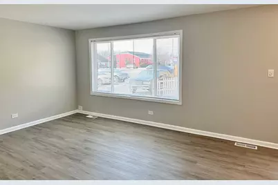 1721 E Roosevelt Road #4, Wheaton, IL 60187 - Photo 8