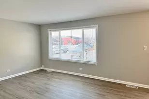 1721 E Roosevelt Rd, Wheaton, IL 60187 - Photo 8