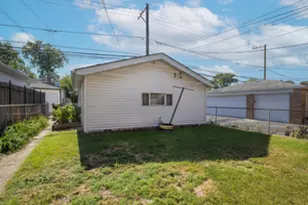 5705 W Higgins Ave, Chicago, IL 60630 - Photo 12