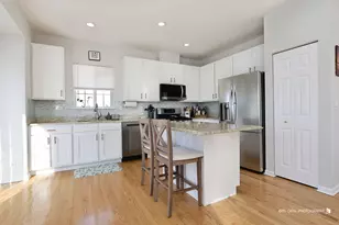 451 W Waterbury Dr, Round Lake, IL 60073 - Photo 8