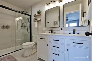 451 W Waterbury Dr, Round Lake, IL 60073 - Photo 12