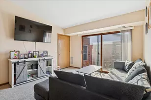 8426 W Catalpa Ave, Chicago, IL 60656 - Photo 6