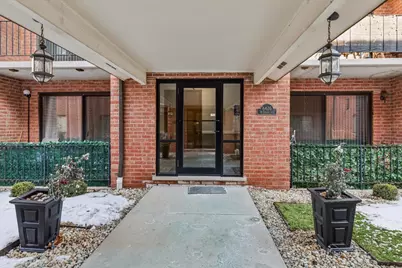 8426 W Catalpa Avenue #403, Chicago, IL 60656 - Photo 2