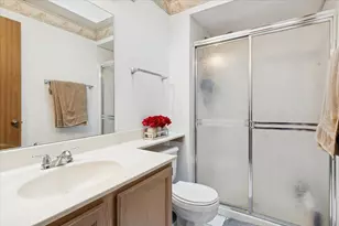 8426 W Catalpa Ave, Chicago, IL 60656 - Photo 12