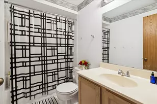 8426 W Catalpa Ave, Chicago, IL 60656 - Photo 14