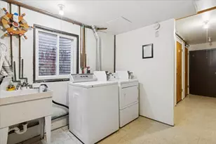 8426 W Catalpa Ave, Chicago, IL 60656 - Photo 16